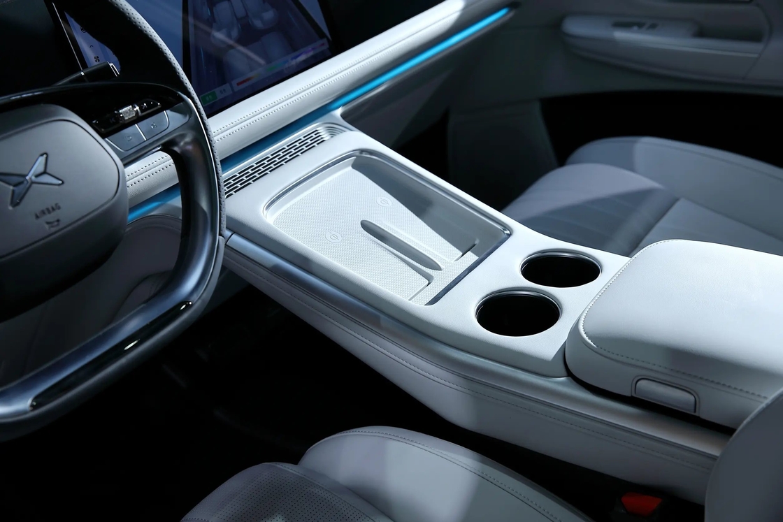 컴팩트 시오펜 전기차 SUV 5도어 5석 XPeng G9 전기차