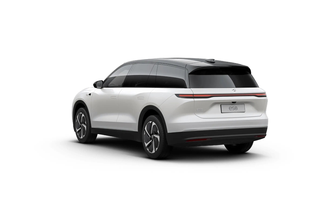 듀얼 모터 NIO ES8 전기 SUV 대담한 전면 격자 및 독특한 LED 헤드라이트