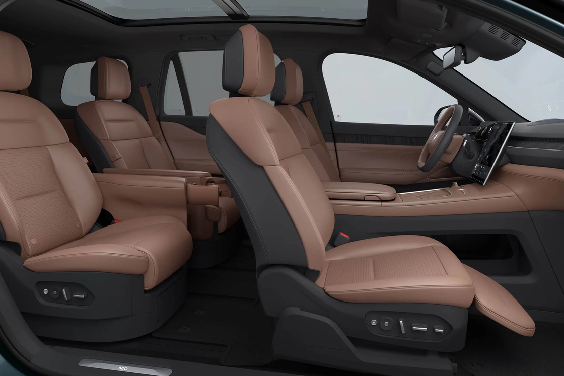 듀얼 모터 NIO ES8 전기 SUV 대담한 전면 격자 및 독특한 LED 헤드라이트