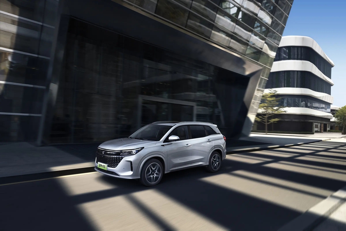 5석 AWD 세레스 전기 자동차 SUV 120마력 그리고 배출량 없는 운전