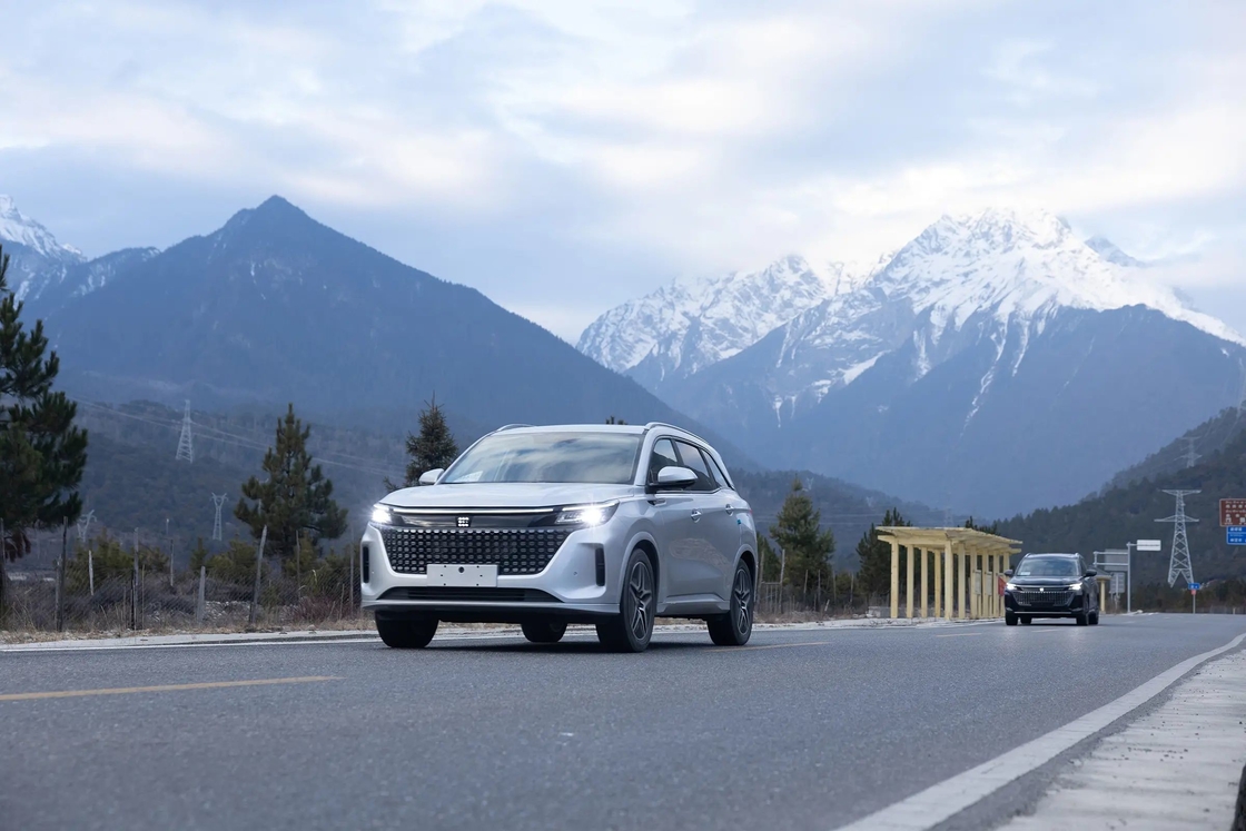 5석 AWD 세레스 전기 자동차 SUV 120마력 그리고 배출량 없는 운전