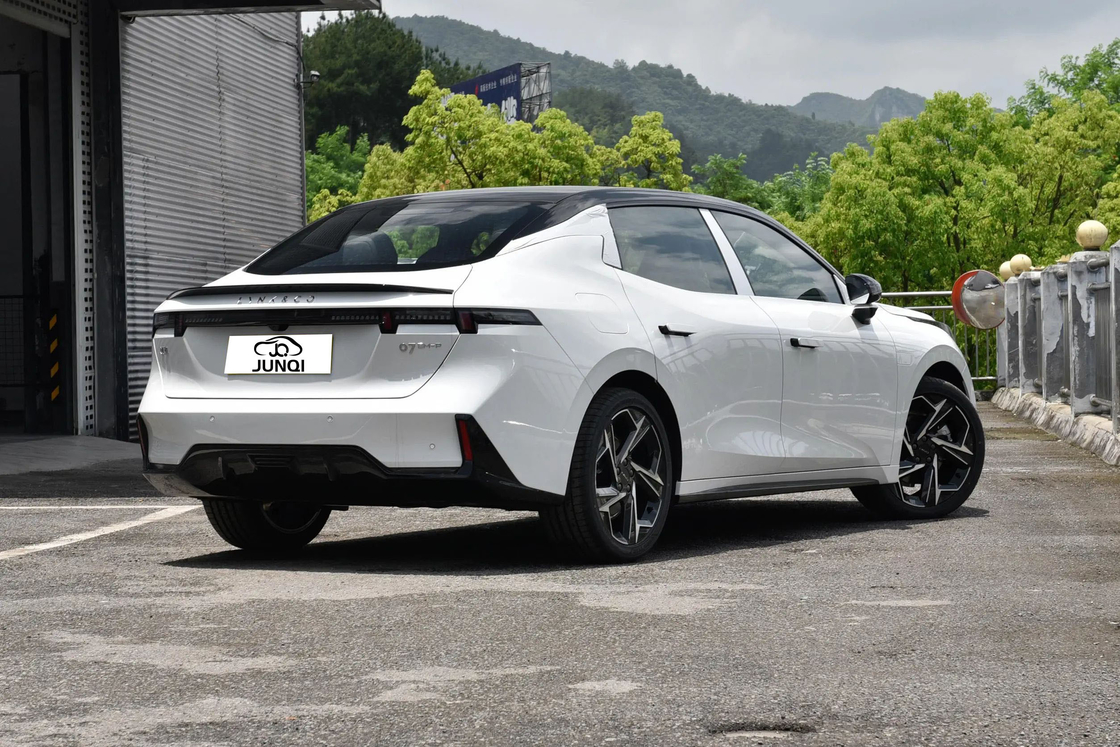 중형 126km Lynk & Co 전기 자동차 긴 배터리 수명 Lynk Co 07 2024 모델 Em-P