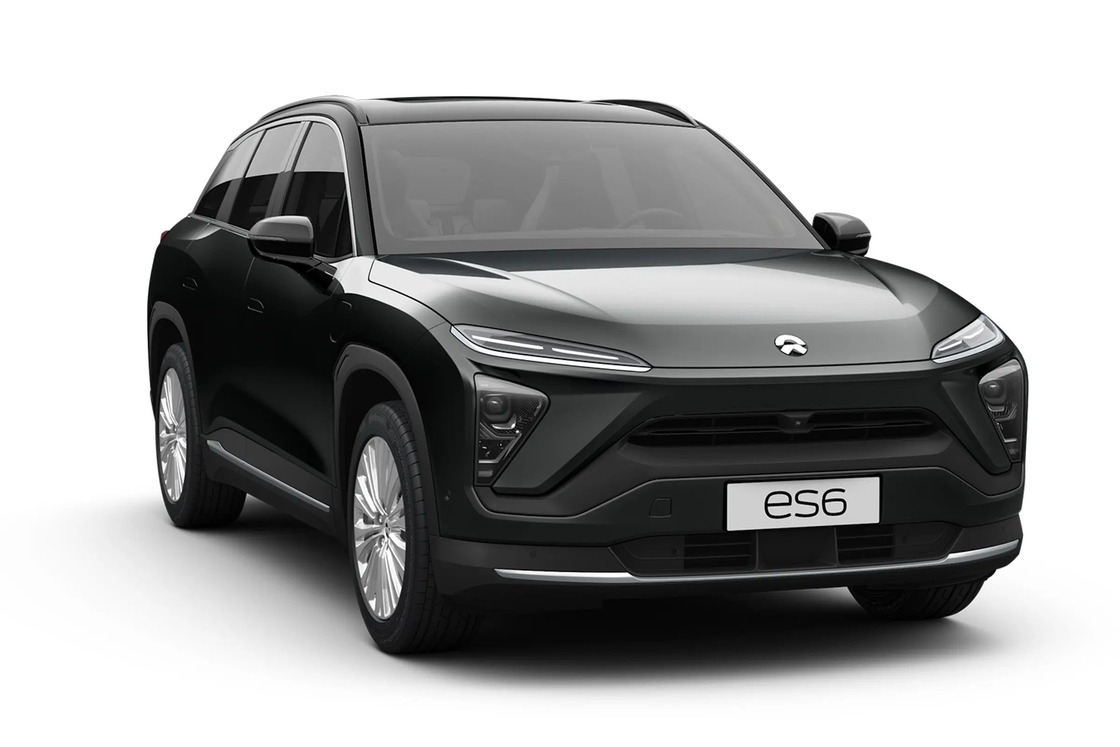 NIO ES6 EV 자동차의 부드러운 빛과 장식품으로 운전 경험을 향상하십시오.