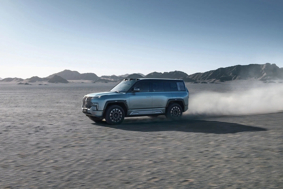 160Km/h 최고 속도 BYD 전기 자동차 양광 U8 전기 SUV 5 문 5 좌석