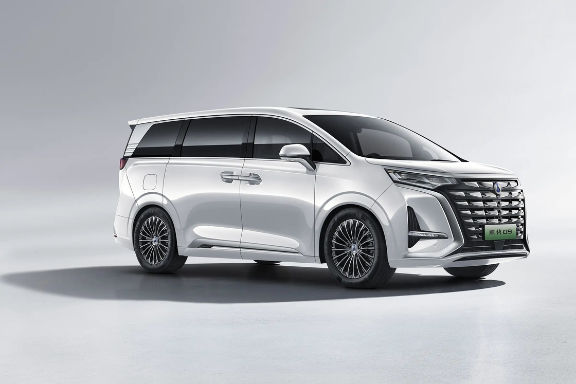 BYD 전기차 텐시 D9로 고급과 성능의 다음 수준을 발견하십시오.