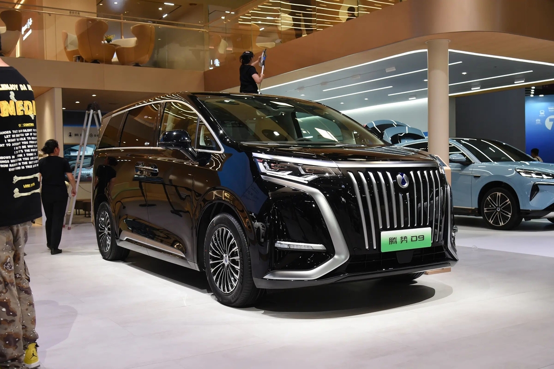 BYD 전기차 텐시 D9로 고급과 성능의 다음 수준을 발견하십시오.