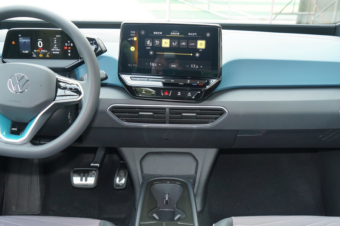 VW 폭스바겐 전기 자동차 ID3 세단 타입 순수 전기 170마력