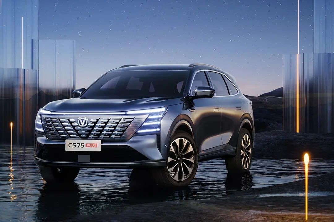 콤팩트 차난 가솔린 자동차 5 개의 문 5 좌석 CS75 플러스 SUV 전륜 구동