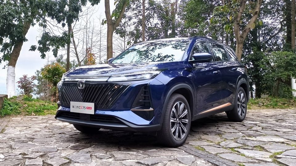 콤팩트 차난 가솔린 자동차 5 개의 문 5 좌석 CS75 플러스 SUV 전륜 구동