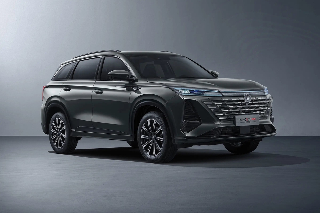 휘발유형 차간 CS75 플러스 검은색 SUV 5석 수용량