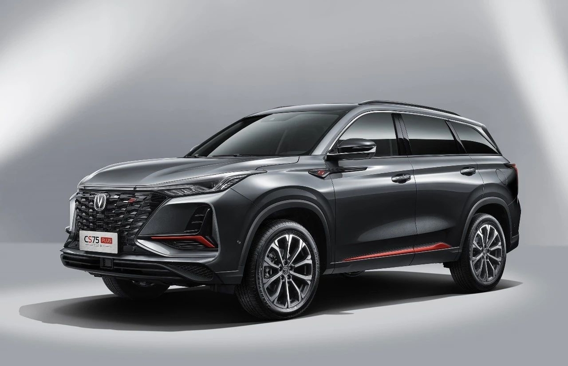 휘발유형 차간 CS75 플러스 검은색 SUV 5석 수용량