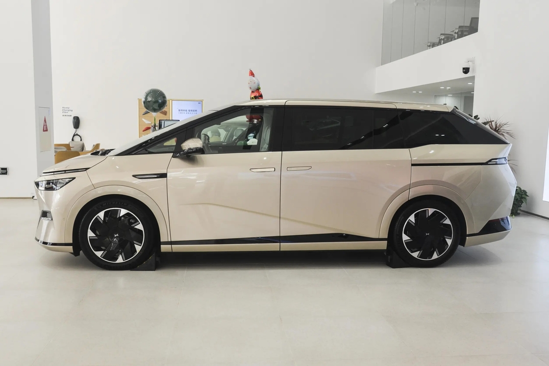 2024 Xpeng X9 MPV 순수 전기 320Ps 초장거리 702 AWD 640km 프로 맥스 X9 뉴 에너지 차량