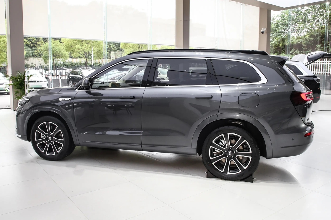 2025 AITO M7 하이브리드 SUV Hua~wei의 새로운 에너지 차량 오토 세레스 오프로드 전기 자동차 에너지 효율