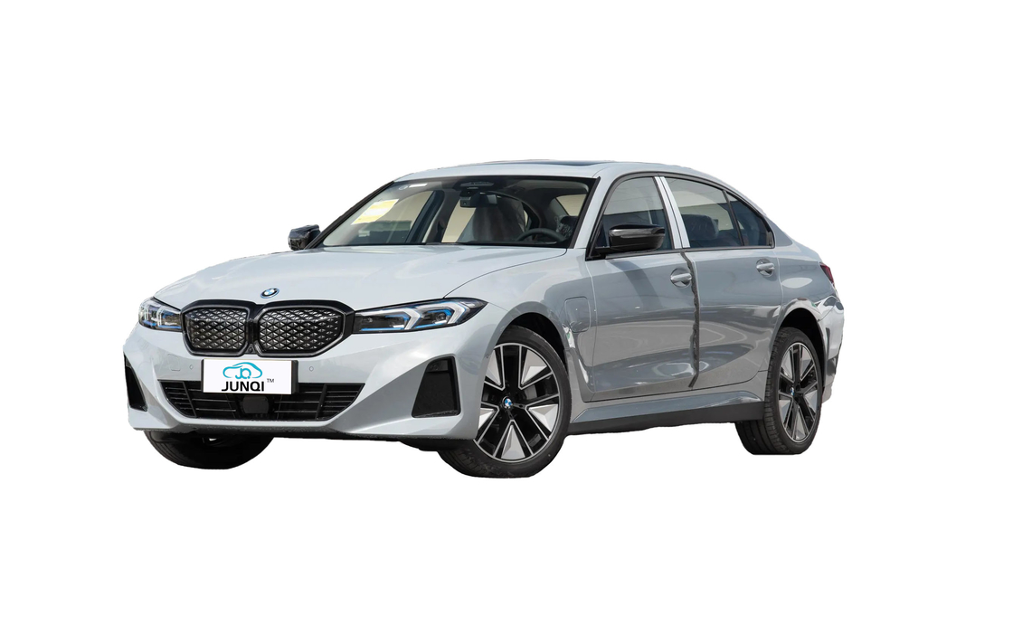 BMW 전기차 고급 기술과 지속가능성을 하나로 통합하여 승차를 업그레이드하세요