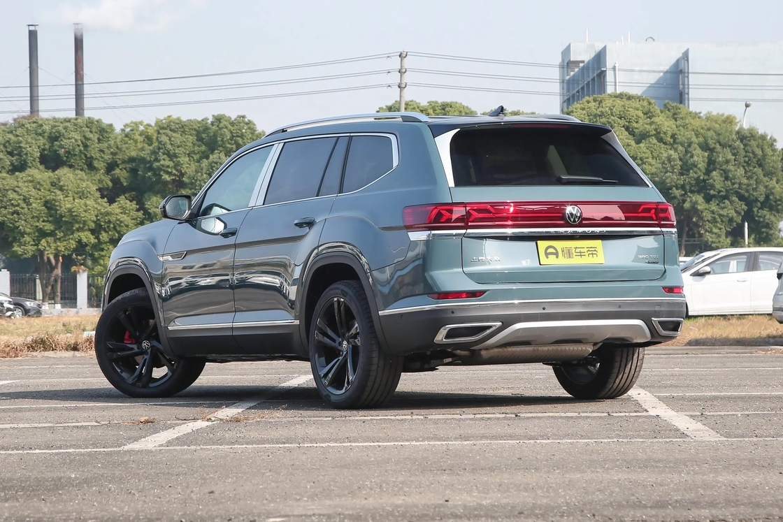 폭스바겐 투론 2.5T-A/MT-530 4WD 플래그십 버전 7석 대형 공간 SUV