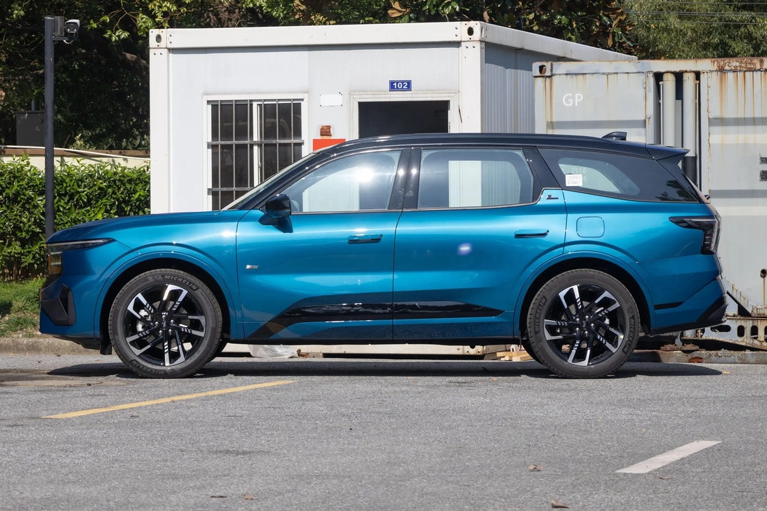 핫 세일 포드 2024 엣지 루이지 L 2.0T 에코보스트 2/4WD 5도어 7석 중국 SUV 자동차 전기 차량 SUV 하이브리드 자동차 중국에서 생산
